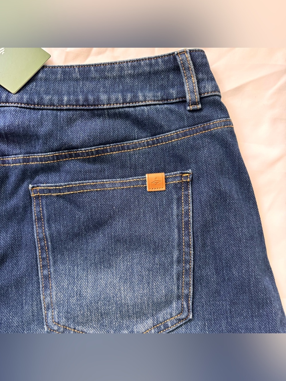 Halara Women's Denim Flex Shorts Soft Jean Lightweight Breathable Size L NEW - Picture 6 of 9